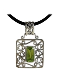 Pendentif-bijou-péridot