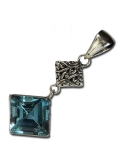 Pendentif en topaze bleue - pierre fine bleue