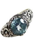 Petite Bague fine en pierre bleue topaze bleue orientale